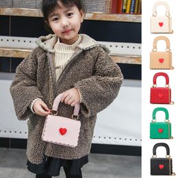 Kids Handbags 2019 Korean Girls Mini Princess Purses Fashion Chain Cross-body Bags High Qualuity PU Heart Tote Bags Girls Gifts