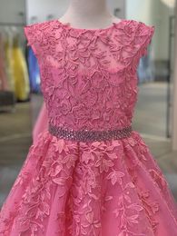 Cap Sleeve Pageant Gowns for Little Girls 2020 Ballgown Style with Tulle Skirt Lace Floral Appliques Lace-Up Back Long Kids Prom P2321