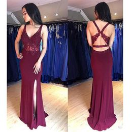 Elegant Burgundy Mermaid Prom Dresses V Neck High Side Split Open Back Lace Appliques Floor Length Backless Formal Evening Dresses