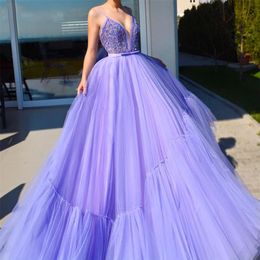 2022 Lavender Evening Formal Dresses Spaghetti Straps Beaded Tulle Lace Long Prom Gown Fashion V Neck Banquet Red Carpet Celebrity Dress