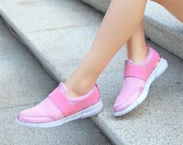 Hot Sale Wild Mesh Fashion Designer Shoes Triple S Sneaker Dress Lightweight Sneakers Pink Blue Black Silver Ladies Running Shoes