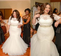 New Plus Size Lace Mermaid Wedding Dresses Vestido De Noiva Sheer Bateau Neck 1/2 Sleeves Appliqued Backless Bridal Gowns With Sashes 1357