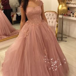 Abiye Dusty Pink Puffy Formal Evening Dresses Sheer Back Ball Gowns Fashion Christmas Long Prom Gowns Appliques Lace Abendkleider