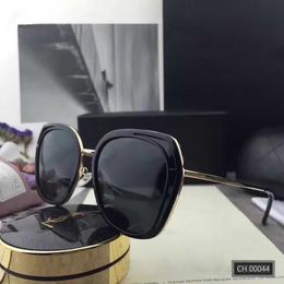 Luxury-Designer Sunglasses For Men Fashion sunglasses Square Frame eye glasses Coating Lens Carbon Fiber Summer Style