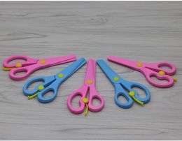 Factory direct sale of children's paper-cut safety plastic student kindergarten manual scissors all plastic elastic shears