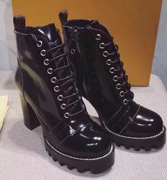 Yüksek kaliteli yeni sıcak zzvv Kadınlar Bilek Boots Tasarım Lady tozluk düşük Topuk Kauçuk Taban Bilek Roman Boots