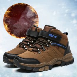 Stivali di marca Scarpe invernali calde per bambini Scarpe da allenamento sportive verde militare Cestino antiscivolo Scarpe da trekking per ragazzi Sneakers alte