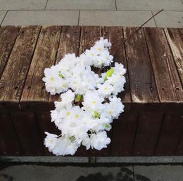 Flores artificiais morais dos ricos e honra das flores de cerejeira sakura de seda Alto grau de flor de cerejeira muito densy para peças centrais do casamento