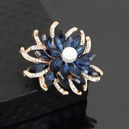 Fancy Gold Plated Alloy Stunning Crystal Rhinestone Flower Brooch For Wedding Luxury Lady Gift Clothes Jewelry Pins