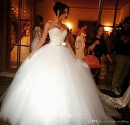 2019 Vintage Arabic Dubai Princess White Wedding Dress Sweetheart Backless Long Tulle Bridal Gown Plus Size Custom Made