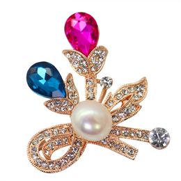 Fashion charm freshwater pearl jewelry 12-13mm freshwater pearl brooch alloy diamond brooch European and American fashion women's jewelry