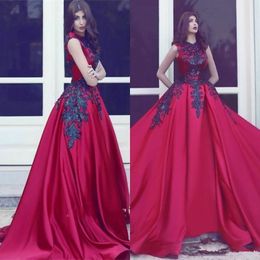 Vintage Gothic Red Evening Dresses Long Train With Black Appliques Lace Elegant Formal Princess Jewel Arabic Prom Party Gowns 2019