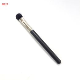 227 Large Fluff Brush - Eye area Shader Eyeshadow Blending Highlighting Brush - Beauty Makeup Brushes Blender