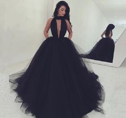 Sexy Sleeveless Back Out Prom Dresses Deep V-neck Backless Long Ball Gown Black Pageant Dresses Evening Gown HY1945