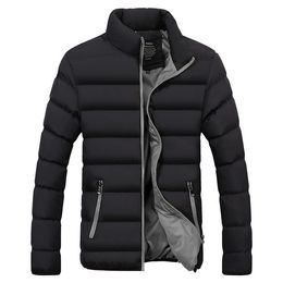 2020 Männer Jacken Mantel Parka Cotton Padded Frühjahr Winterjacke Mens warme Jacke Einfarbig Reißverschluss dicken Mantel Männer Daunenparka 1921 2020 Männer Jacken Mantel Parka Cotton Padded Frühjahr Winterjacke Mens warme Jacke Einfarbig Reißverschluss dicken Mantel Männer Daunenparka 1921
