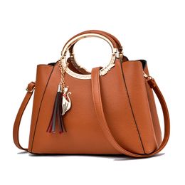 portable handbag 2020 fashion European and American middle-aged casual shoulder messenger bag