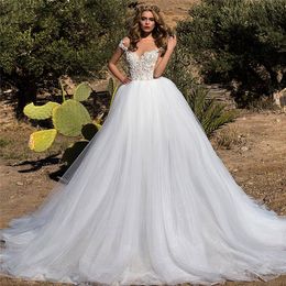 Short Sleeve Ball Gown Weeding Dresses Off Shoulder Lace Appliqued Tulle Bridal Gowns Plus Size Puffy Backless Sweep Train Wedding Dress