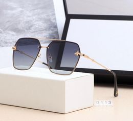 Luxury-2019 brand sunglasses Classic style bee Eyewear outdoor designer sunglasses UV400 glasses Alloy polarized color lens 0113