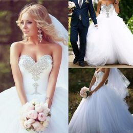 2020 Long Ball Gown Sweetheart Crystals Wedding Dress Tulle Lace Up Back Floor Length Bridal Gowns