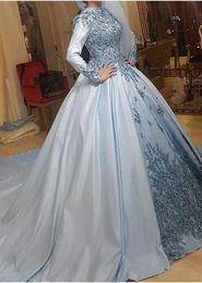 -Cetim vintage de gola alta A linha azul vestido de noiva árabe com mangas compridas frisado apliques de renda Dubai Mulheres islâmicas Modesto vestido de noiva