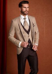 New Style Beige Groom Tuxedos Peak Lapel Groomsmen Mens Wedding Dress Fashion Man Jacket Blazer 3 Piece Suit(Jacket+Pants+Vest+Tie) 1021