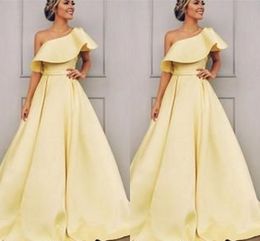 One Shoulder Light Yellow Party Prom Dresses Satin Unique Neckline Princess A-line Dresses Evening Wear robes de bal vestido de novia Gowns