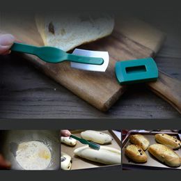 Behogar Carbon Steel Bread Lame Dough Baguette French Cooking Bagel Curved Knife Cutter with Cover for Chefs Bakers Makers Cooks