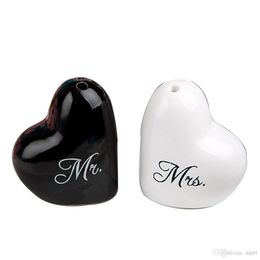 Festive Heart shaped Wedding Favor Gifts Heart shaped Mr.& Ms. Salt Pepper Shaker 2pcs/1set KD1