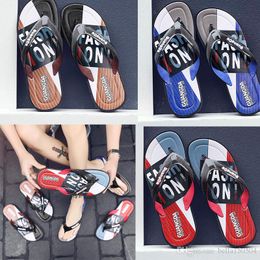 Neueste Freizeit- und Mode-Gummi-Slide-Designer-Sandalen-Hausschuhe blau rot schwarz Streifen-Design Männer klassische Sommer-Outdoor-Strand-Flip-Flops