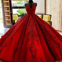 2022 Luxury Dark Red Ball Gown Quinceanera Dresses Sweetheart Lace Appliques Crystal Beaded Sweet 16 Puffy Tulle Plus Size Prom Evening Gowns