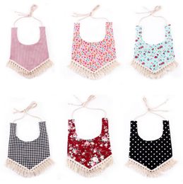 INS Baby Bibs Tassel Newborn Triangle Towels Cotton Infant Saliva Towel Lace Baby Burp Cloths Baby Feeding Cloth Floral 6 Designs DHW2963