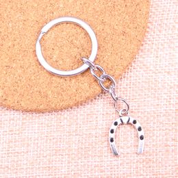 New Keychain 21*16mm lucky horseshoe horse Pendants DIY Men Car Key Chain Ring Holder Keyring Souvenir Jewelry Gift