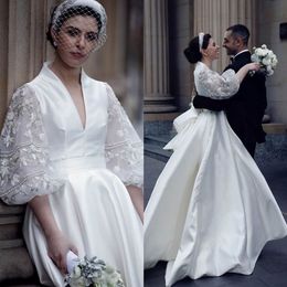 Vintage Beaded Wedding Dresses With Bow V Neck A Line Lace Half Sleeves Bridal Gowns Sweep Train Taffeta robe de mariée