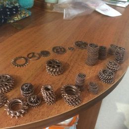 T gg uroków około 120 g/partia biżuteria DIY Making Vintage Metal Mixed Gears Sampunk Gear Wisiant Akcesoria bransoletki (starożytny czerwony Coppe