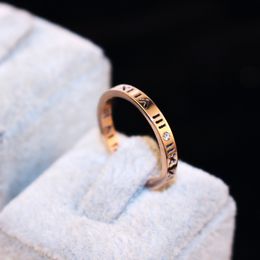 New Luxury 18K Gold Plated Rose Gold Roman Numeral Inlaid Zircon Ring Fashion Trend Wild Couple Ring Valentine Gift Jewelry Ring