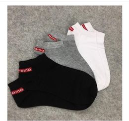 pantaloncini puma bianchi e neri