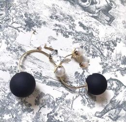 Wholesale- Designer Black Sandy White Pearl Double Bent Round Loop Stud Earrings For Women Jewelry