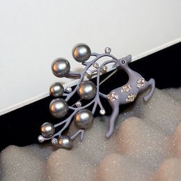 Wholesale-high quality fashion Christmas gift imitation pearl deer brooch for women scarf pins wedding jewelry accessories BV00061