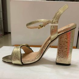 Sandali con tacchi colorati da donna Décolleté con cinturino a T Top Décolleté con tacco alto 5 colori Abito da donna in pelle verniciata Scarpe singole 35-42