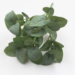 10 pçs / lote simulação flor artificial planta verde casamento decorativo falsificado eucalipto folhas 5 forquilhas seda verde grama ramo