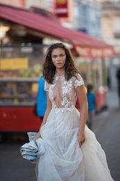 Simple Bohemian Lia Martinez A Line Wedding Dresses High Neck Short Sleeve Applique Crystal Tulle Wedding Gowns Floor Length robe 293G