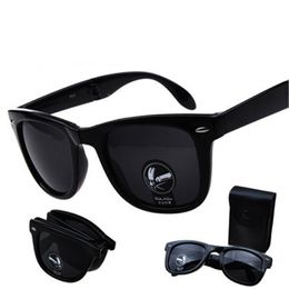 Мода Мини Складные солнцезащитные очки с футляром Черный квадрат Складные солнцезащитные очки Женщины Vintage покрытия Зеркало Rivet очки