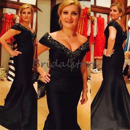 Vintage Black Plus Size mother of bride dresses Off Shoulders Cap Sleeves Beaded Mermaid Mom Formal Evening Gowns 2019 Mother's Dress Cheap