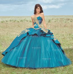 Stunning Beaded Ball Gown Quinceanera Dresses Strapless Neck Tiered Sweet 16 Dress Tulle Sweep Train Appliqued Masquerade Gowns