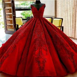 Роскошные свадебные платья с красными бисером 2019 Saudi Arabic Puffy Bally Howns