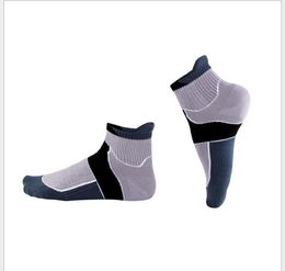 Thickened Socks for Men and Women Marathon Running Socks Sweat-absorbing, Air-permeable, Foot-sole Warm Cotton Socks