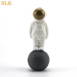 4.9 Inch moon astronaut shape dab rig silicone Smoking Pipe glass oil burner pipe glass tobacco bongs hand pipe with glass bowl