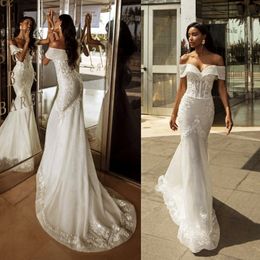 Boho Mermaid Wedding Dresses Off-shoulder Sleeveless Sequin Appliqued Lace Bridal Gown Sexy Backless Sweep Train Beach Cheap Robes De Mariée