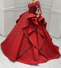 Luxury Red Ball Gown Prom Dresses Vintage V Neck Long Sleeve Evening Wear Quinceanera Dress Plus Size Lace Appliqued Formal Gowns