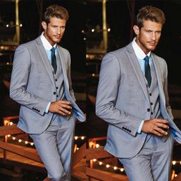 2020 Fashion Gray Men Wedding Suits Groomsmen Peaked Lapel Groom Tuxedos Mens Wedding Prom Blazer 3 Pieces